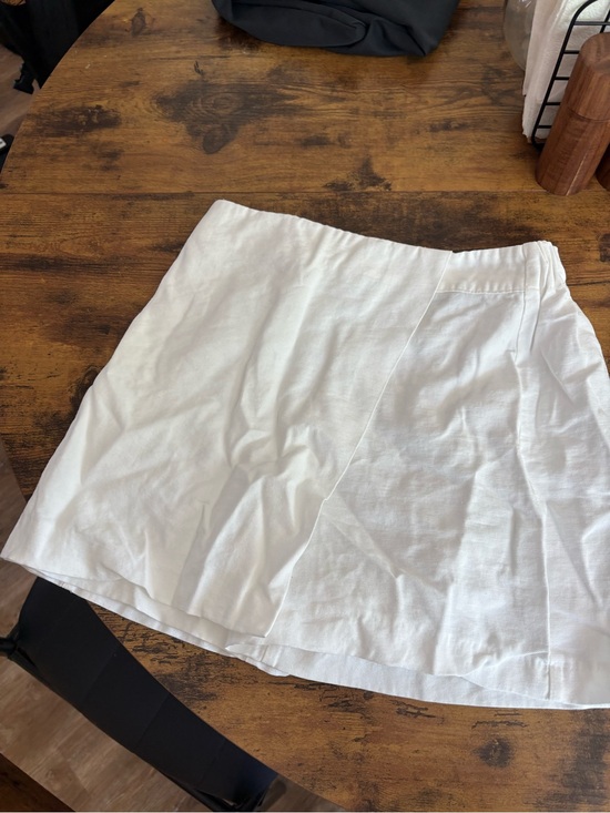 Zara Dresses & Skirts - Zara White Elastic Waist Skort